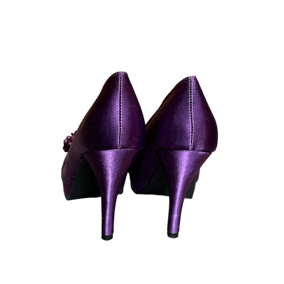 Unlisted by Kenneth Cole Purple Satin Beaded Bow Heels Size 8.5 - Picture 4 of 5